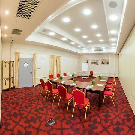 Hotel Willa Hueta Kielce Luaran gambar
