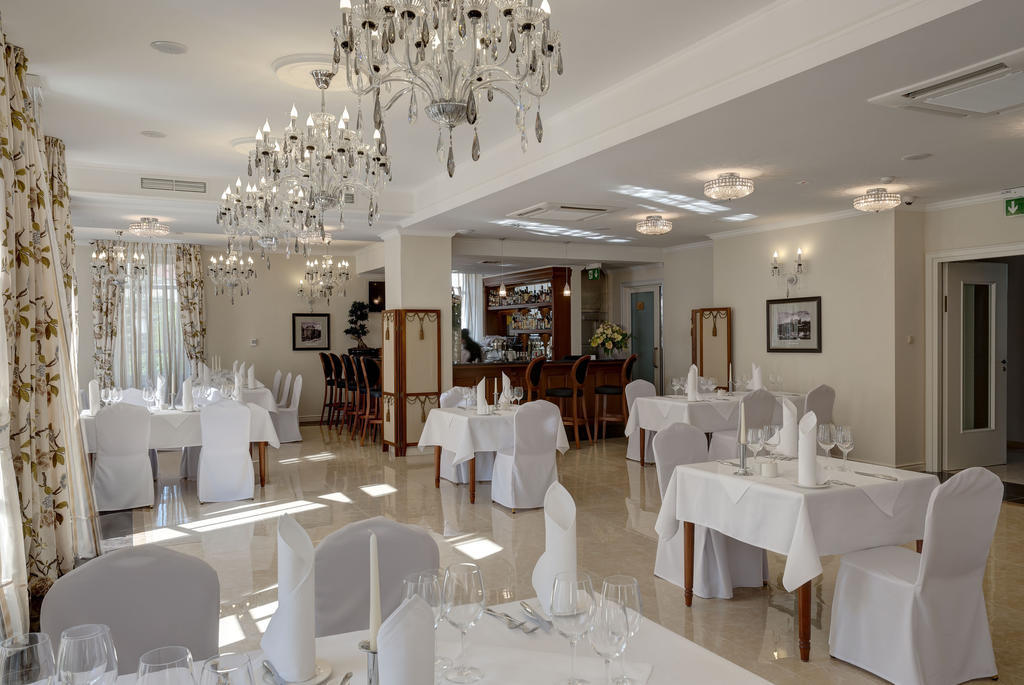 Hotel Willa Hueta Kielce Luaran gambar