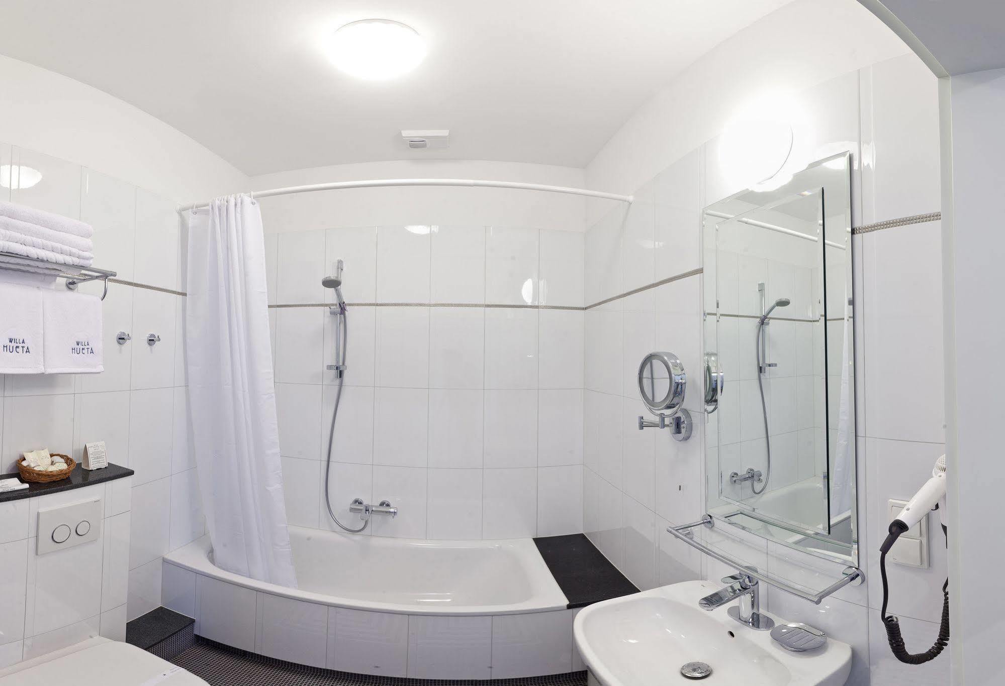Hotel Willa Hueta Kielce Luaran gambar